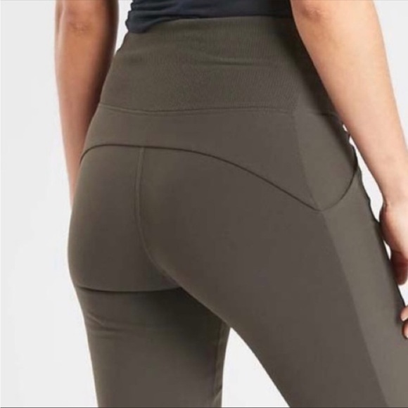 Athleta Excursion Hybrid 11”‎ Short - Picture 3 of 12